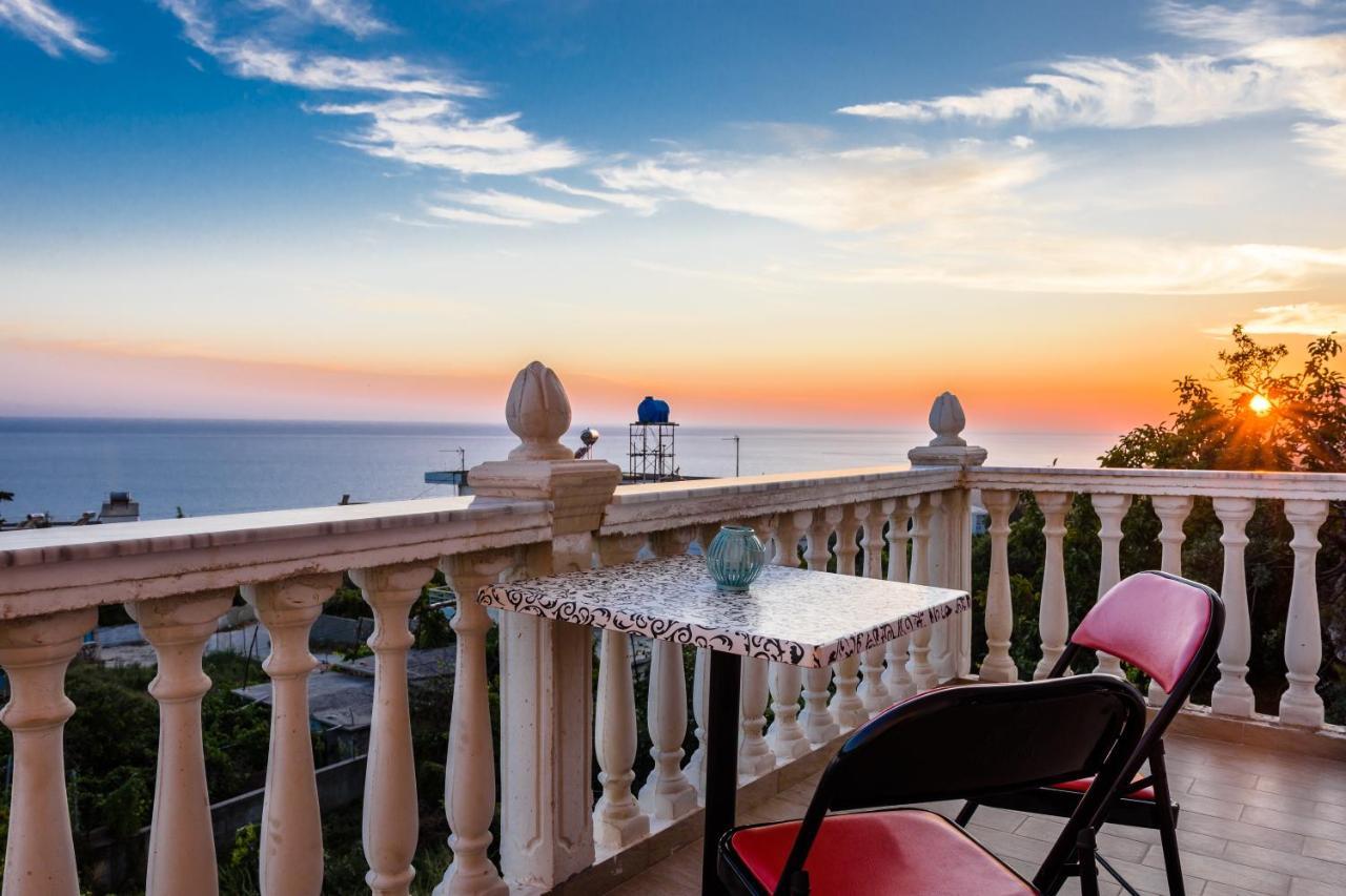 Dorvin Apartments Dhërmi Екстериор снимка